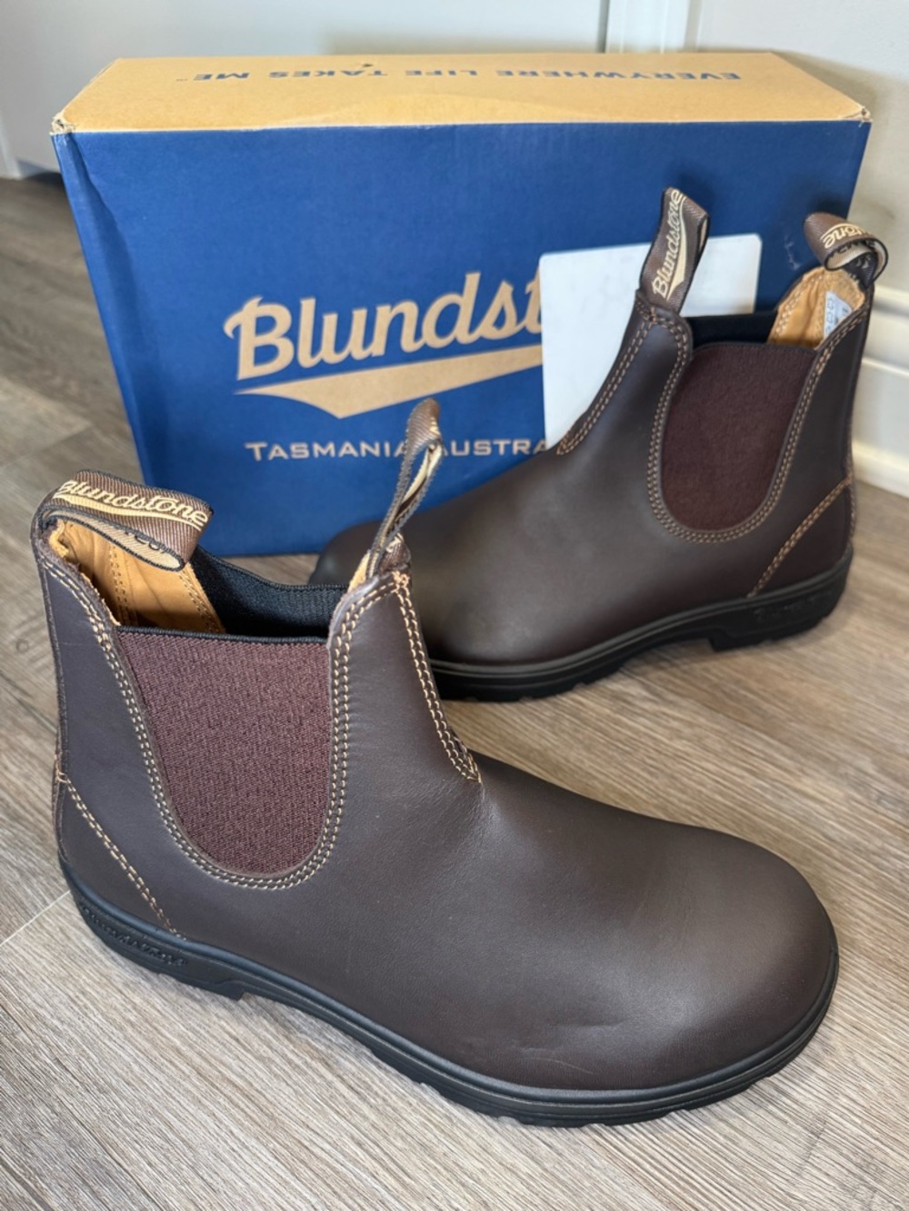 Blundstone BL 550 Brown Walnut Leather Pull On Chelsea Boots